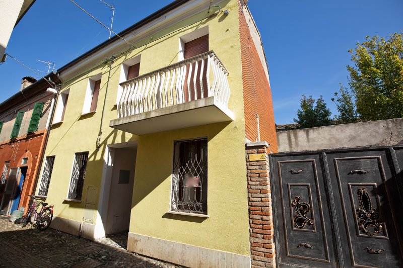 Casa in vendita a Comacchio centro storico